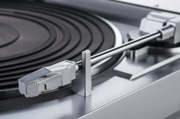 Denon DP-29F Silver Pikap Gümüş Tam Otomatik Pikap Çalar
